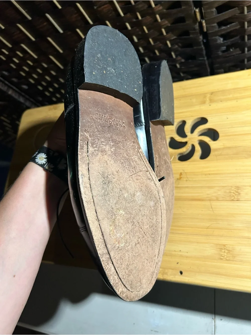 Bostonian polished black